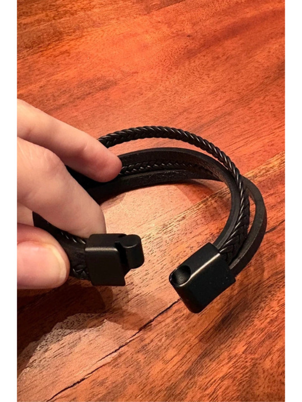 Men’s Black Braided Leather Multi-Strand Magnetic Clasp Bracelet. - Picture 4 of 4